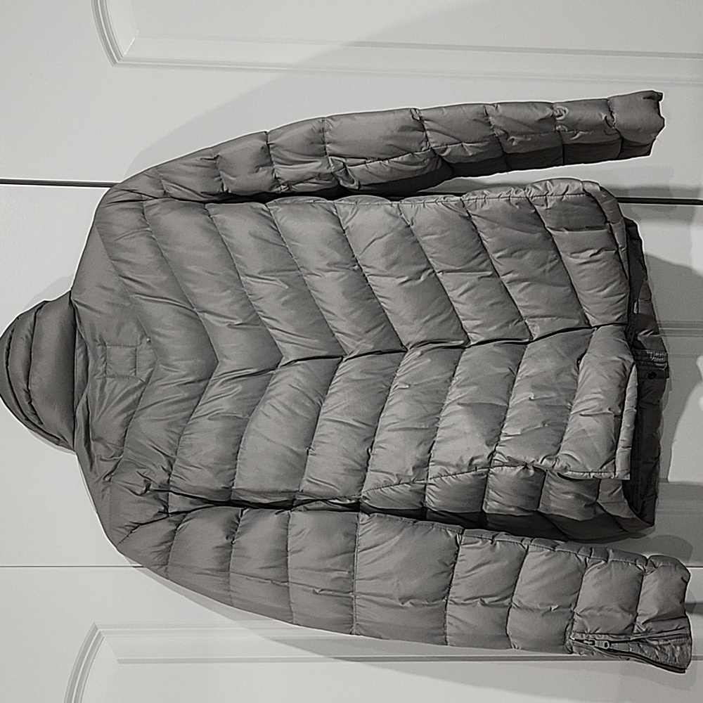 Gap Light Weight Down Jacket Size Large - image 2
